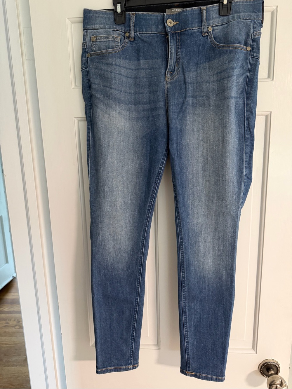 torrid Light Wash premium stretch bombshell Jeggings